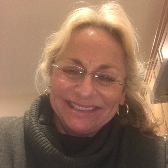 Meet your Posher, Jeanne - Picture 1 of 1